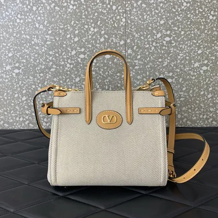 ヴァレンティノ ハンドバッグ