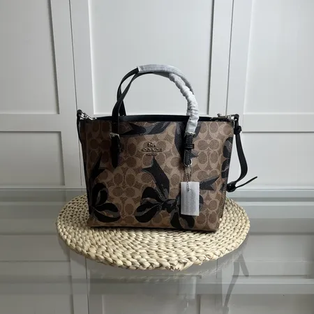 コーチ ハンドバッグ