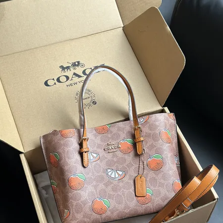 コーチ ハンドバッグ