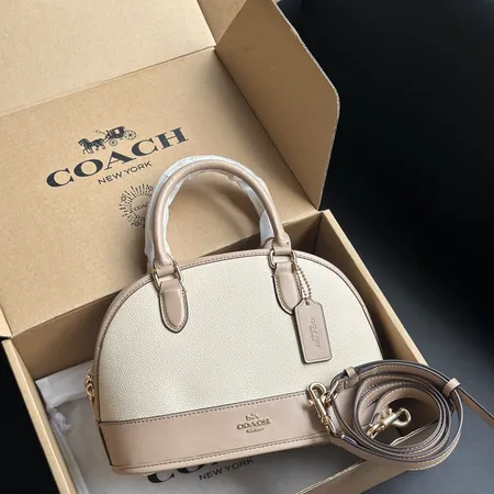 コーチ ハンドバッグ