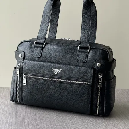 プラダ ハンドバッグ