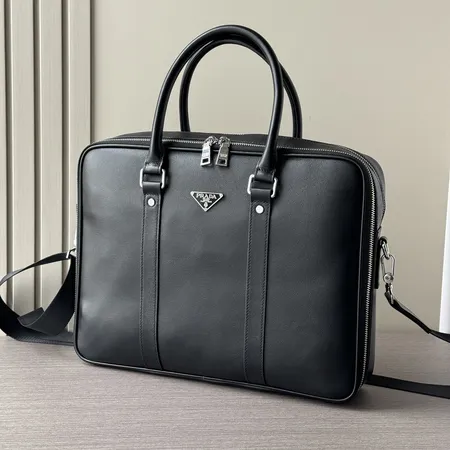 プラダ ハンドバッグ