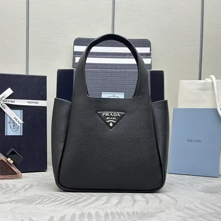 プラダ ハンドバッグ