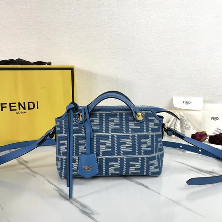 フェンディ ハンドバッグ