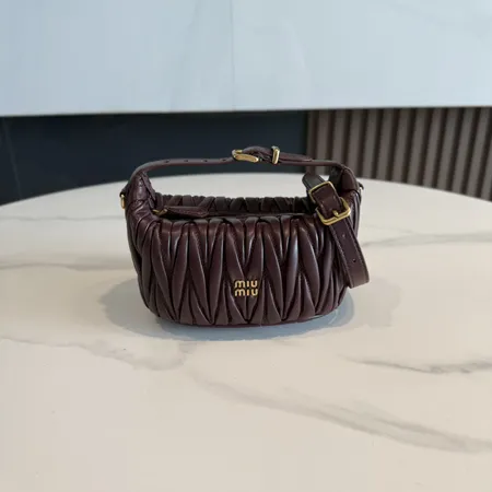 ミュウミュウ ショルダーバッグ