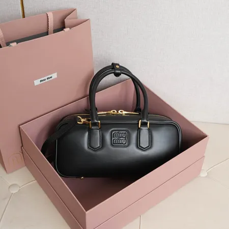 ミュウミュウ ハンドバッグ