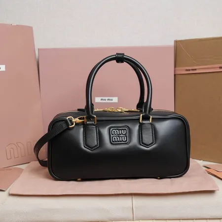 ミュウミュウ ハンドバッグ