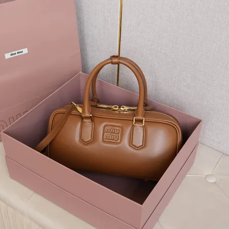 ミュウミュウ ハンドバッグ