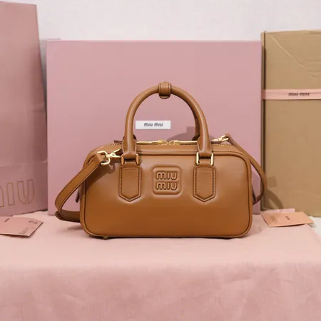 ミュウミュウ ハンドバッグ