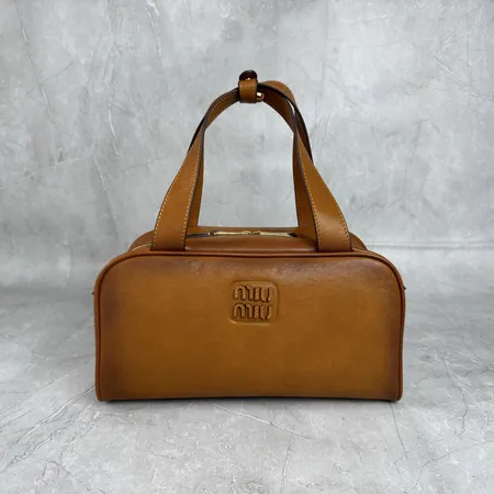 ミュウミュウ ショルダーバッグ