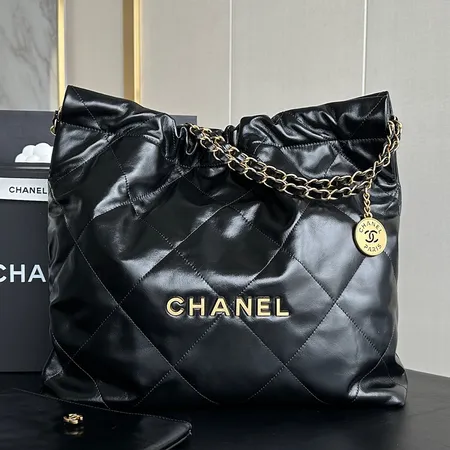 シャネル ハンドバッグ