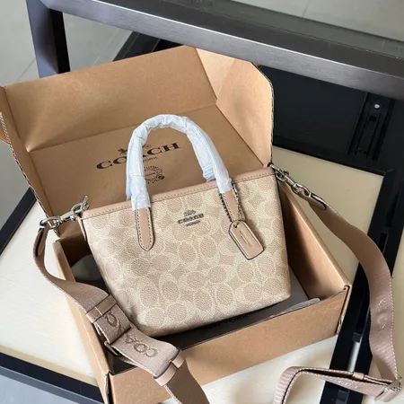 フェンディ ショルダーバッグ