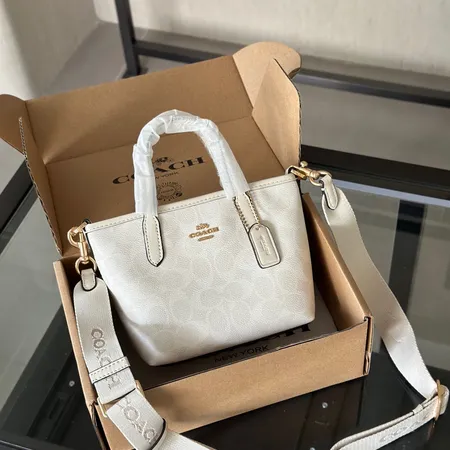 フェンディ ショルダーバッグ