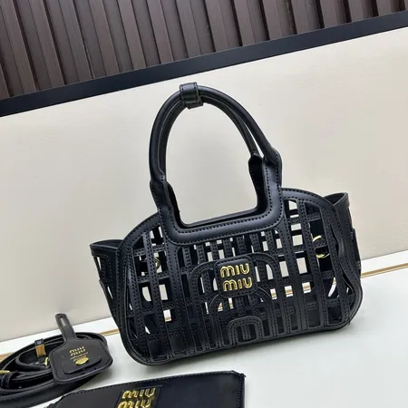 ミュウミュウ ハンドバッグ