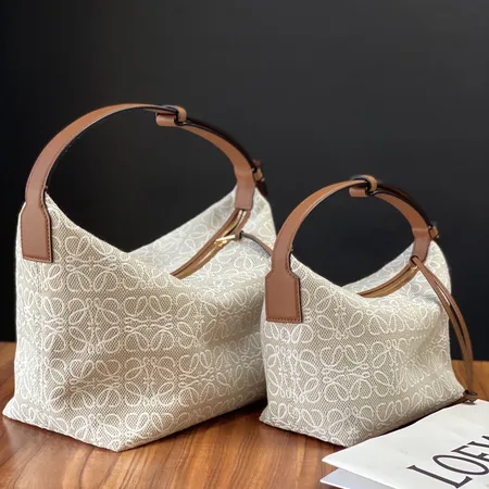 ロエベ ハンドバッグ