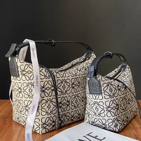 ロエベ ハンドバッグ