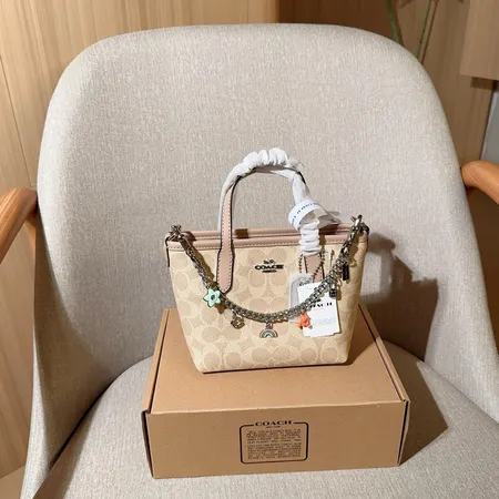 コーチ ハンドバッグ