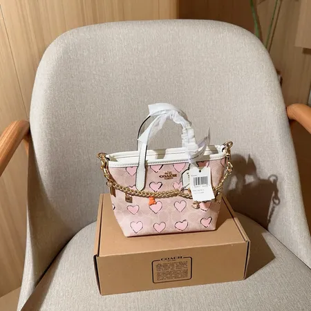 コーチ ハンドバッグ