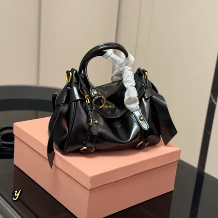 ミュウミュウ ショルダーバッグ