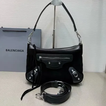 バレンシアガ ショルダーバッグ