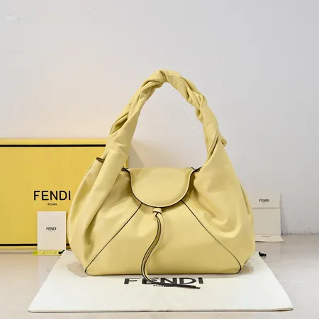 フェンディ ハンドバッグ