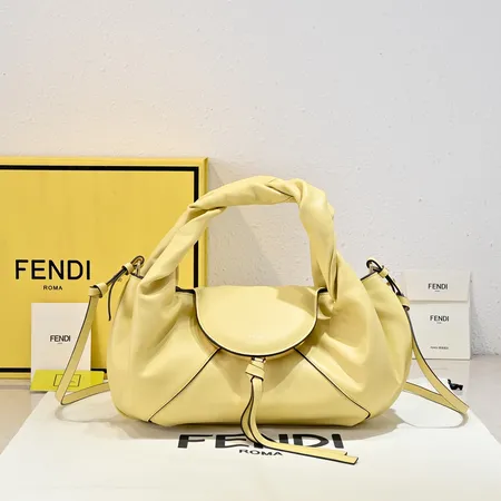 フェンディ ハンドバッグ