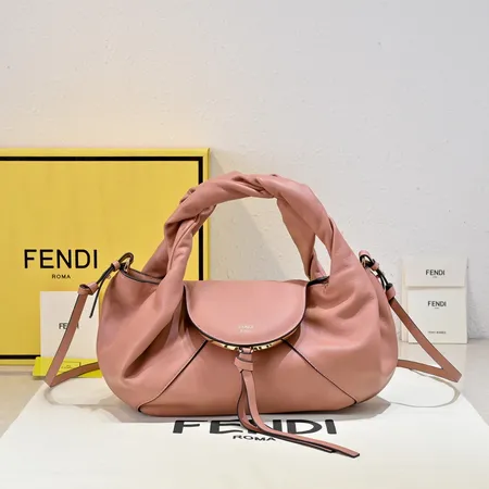 フェンディ ハンドバッグ