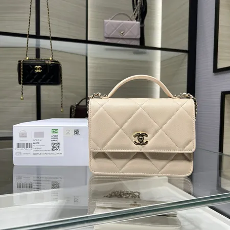 シャネル ショルダーバッグ