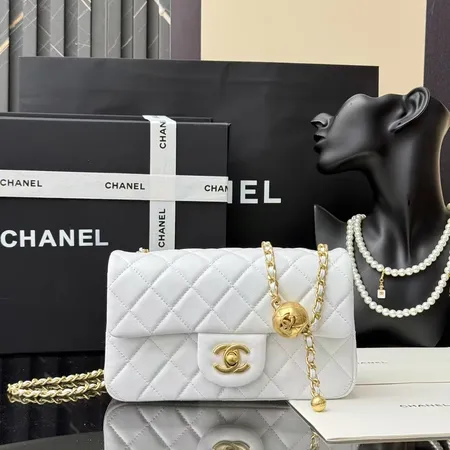 シャネル ショルダーバッグ