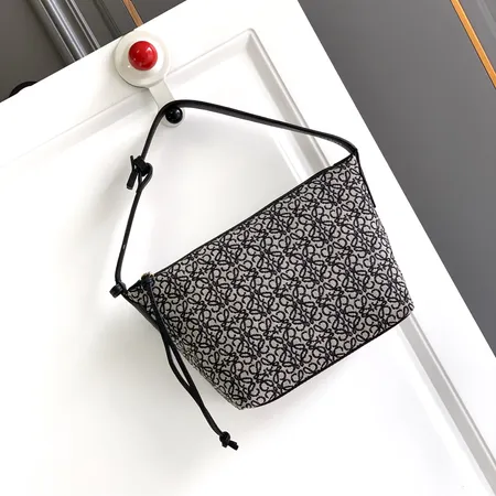 ロエベ ハンドバッグ