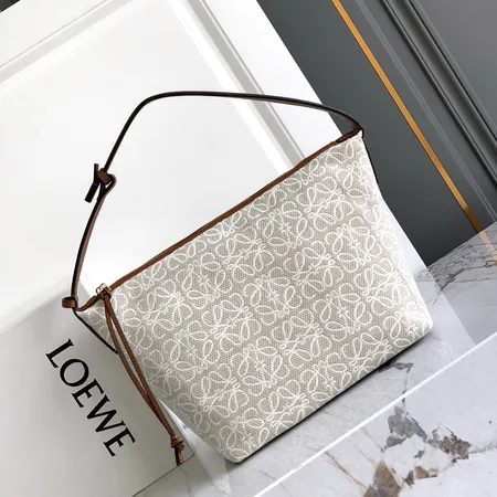 ロエベ ハンドバッグ