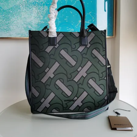 バーバリー ス ハンドバッグ