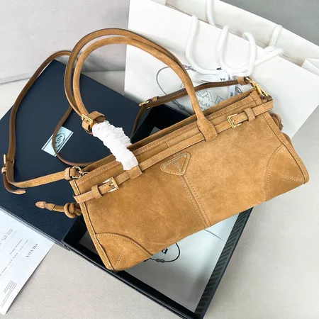 プラダ ショルダーバッグ