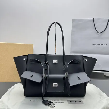 バレンシアガ ハンドバッグ