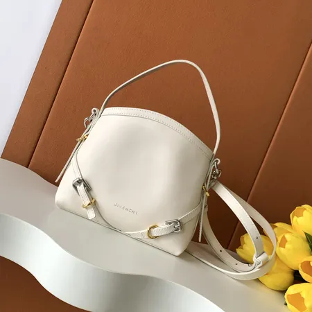 ジバンシィ ハンドバッグ