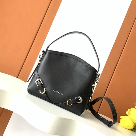 ジバンシィ ハンドバッグ