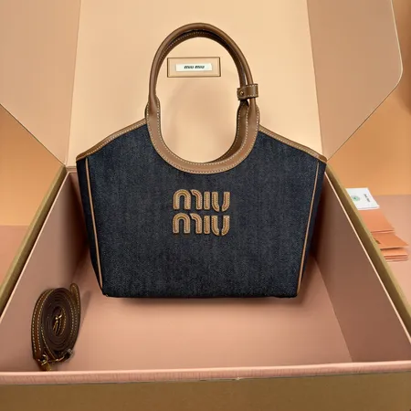 ミュウミュウ ハンドバッグ