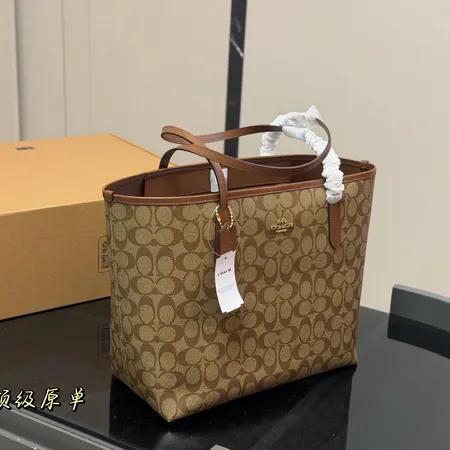 コーチ ハンドバッグ