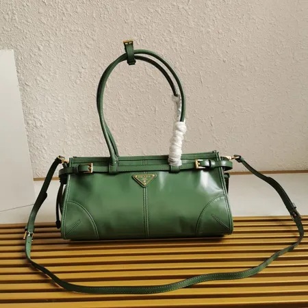 プラダ ハンドバッグ