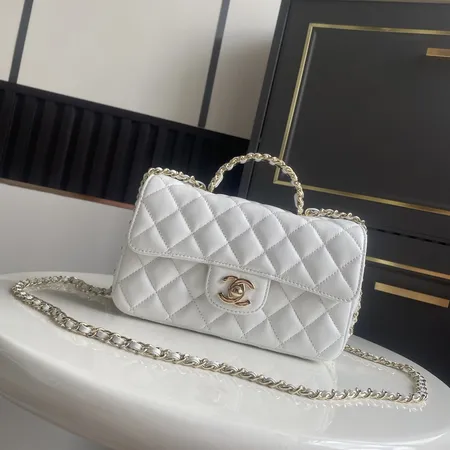 シャネル ハンドバッグ