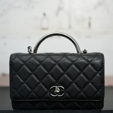 シャネル ショルダーバッグ