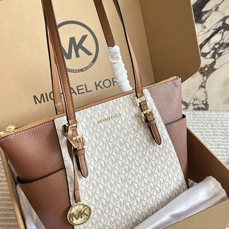 マイケルコース ハンドバッグ