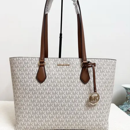 マイケルコース ハンドバッグ