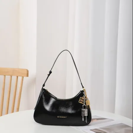 ジバンシィ ハンドバッグ