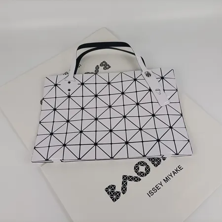 イッセイ ミヤケ ハンドバッグ