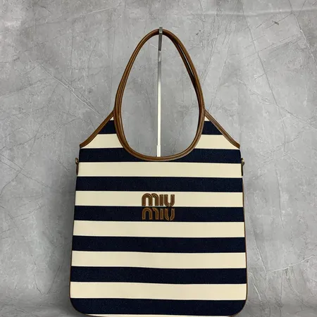 モスキーノ ハンドバッグ