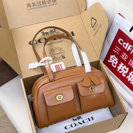 コーチ ハンドバッグ