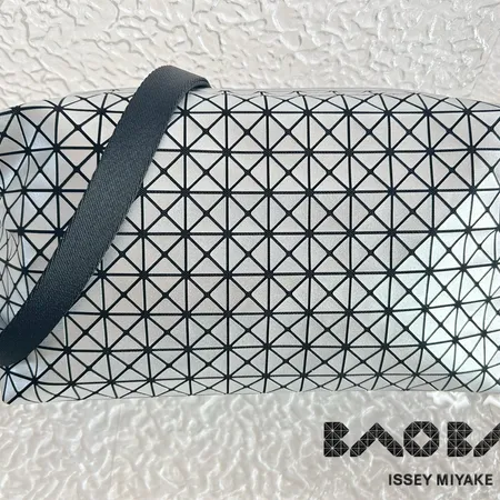 イッセイ ミヤケ ショルダーバッグ
