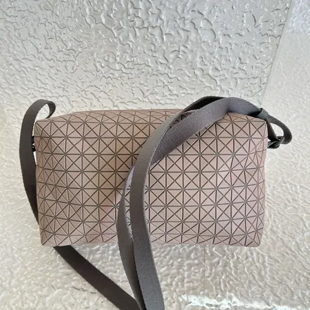 イッセイ ミヤケ ショルダーバッグ