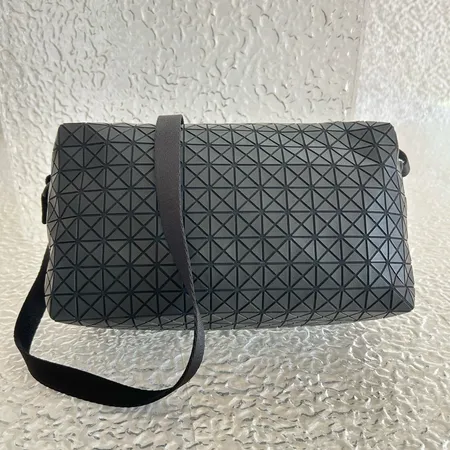 イッセイ ミヤケ ショルダーバッグ